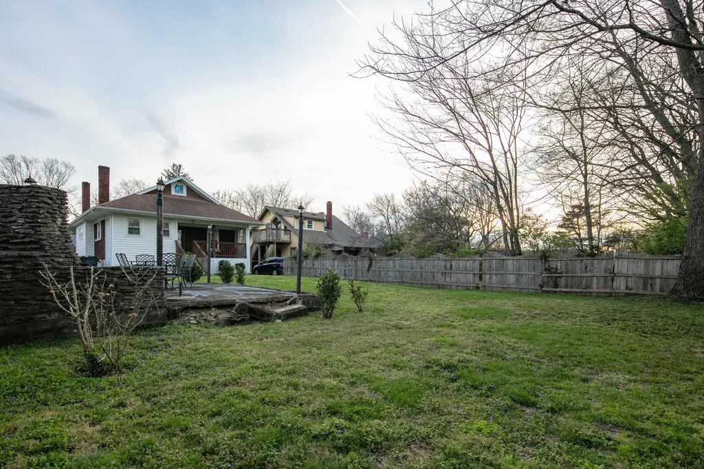 107 Penmoken Park Lexington KY 40503