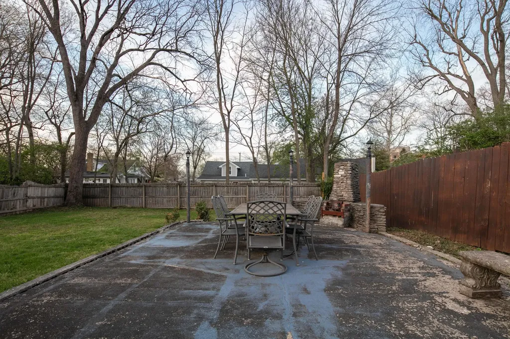 107 Penmoken Park Lexington KY 40503