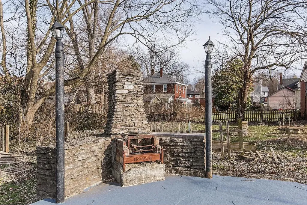 107 Penmoken Park Lexington KY 40503