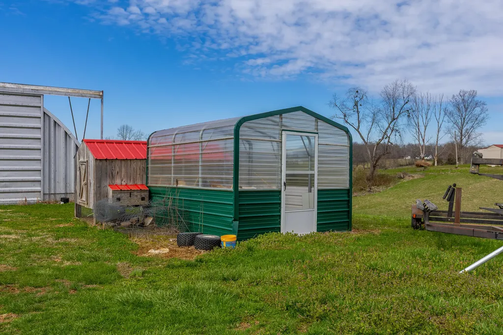 4888 Willailla Road Brodhead KY 40409