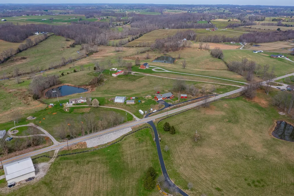 4888 Willailla Road Brodhead KY 40409