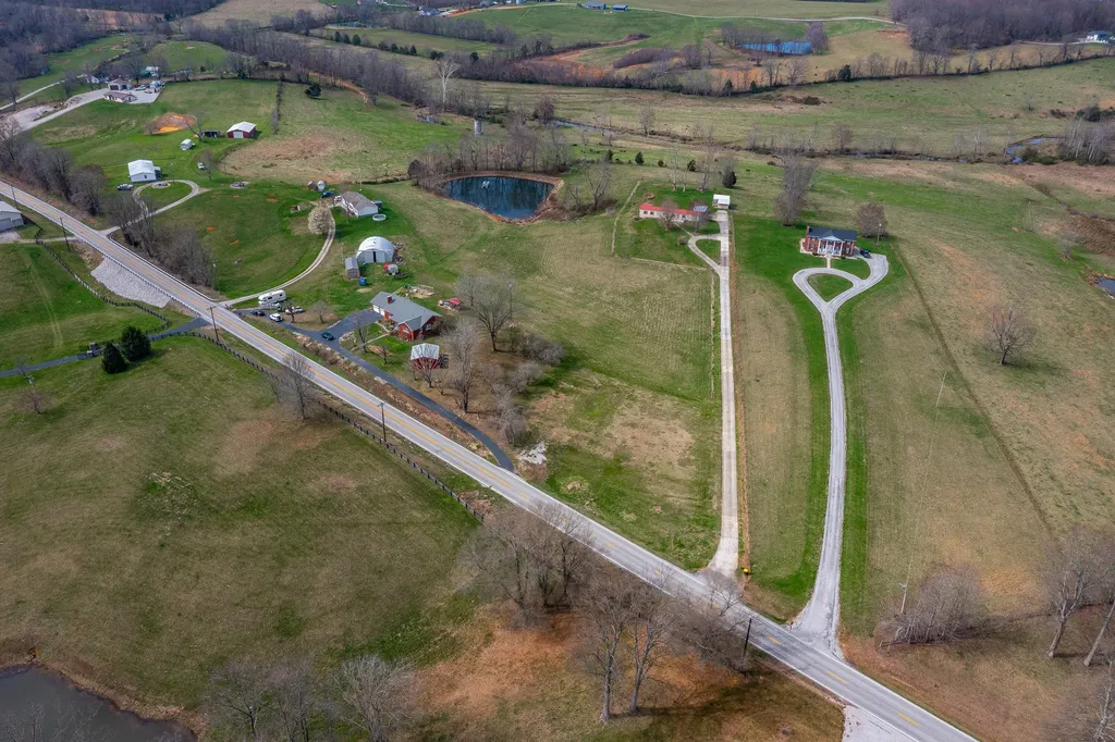 4888 Willailla Road Brodhead KY 40409