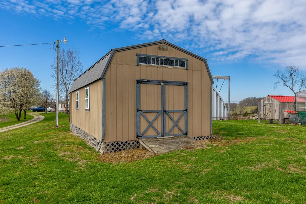 4888 Willailla Road Brodhead KY 40409