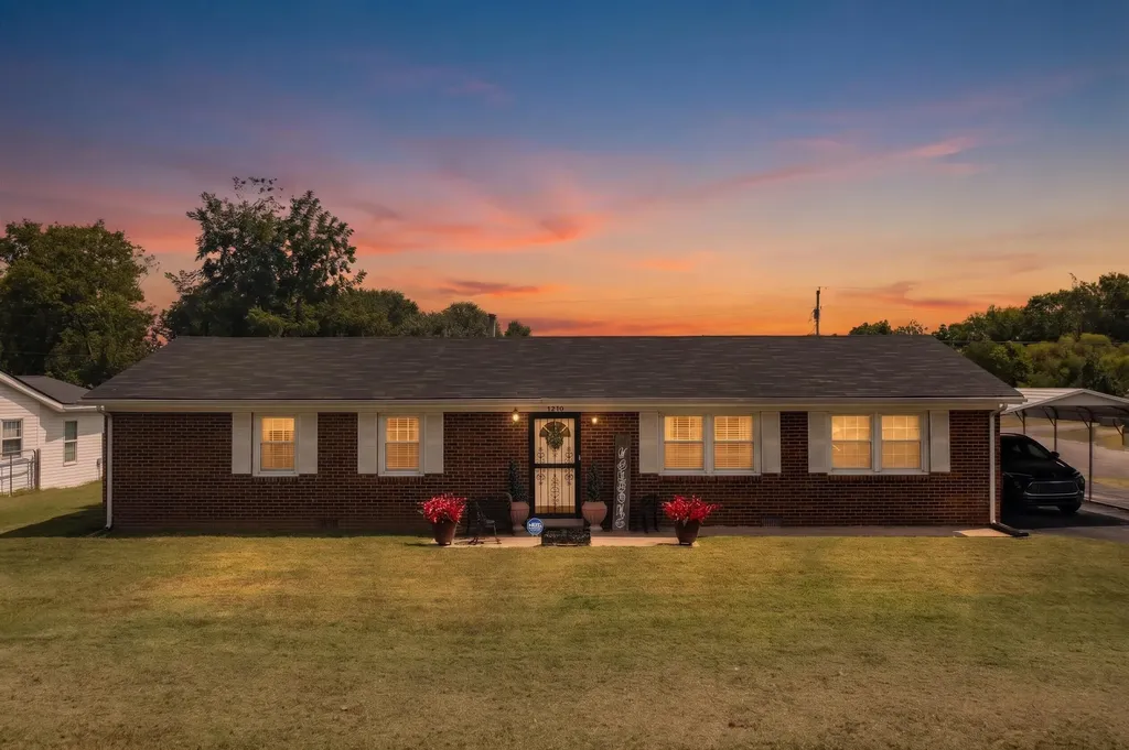 1210 Peacock Road Paris KY 40361
