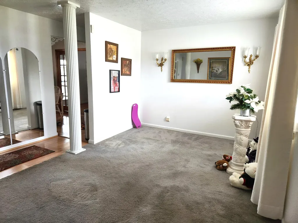 1210 Peacock Road Paris KY 40361