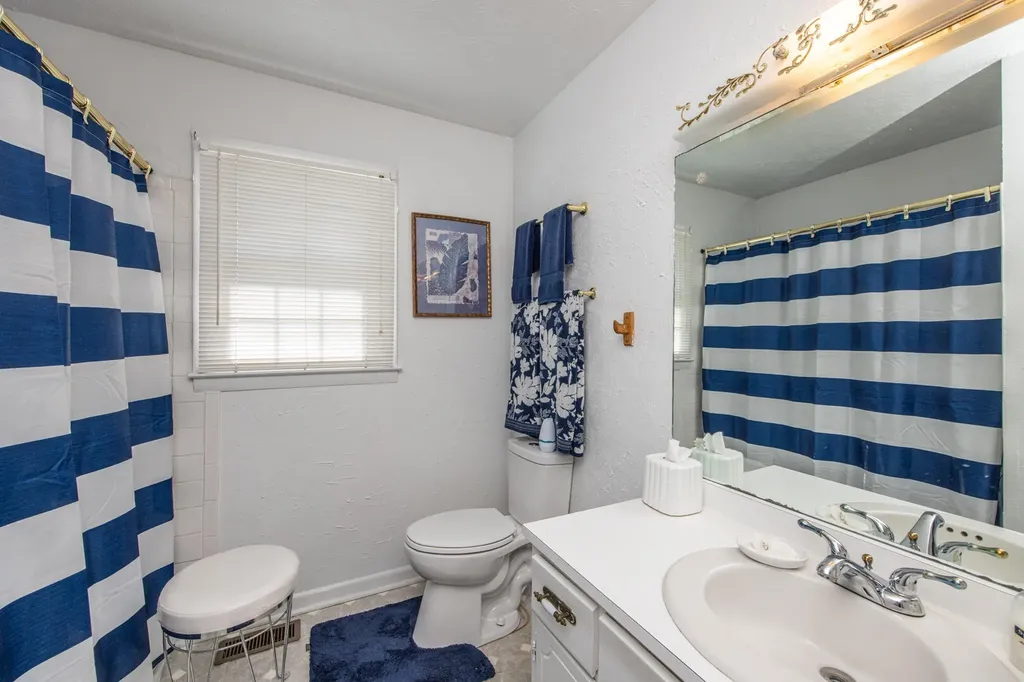 1210 Peacock Road Paris KY 40361