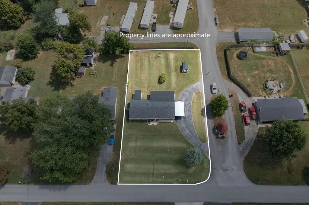 1210 Peacock Road Paris KY 40361