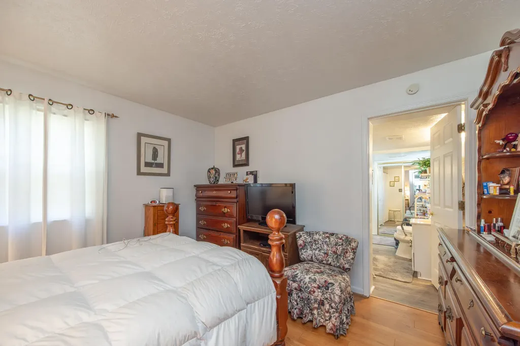 1210 Peacock Road Paris KY 40361