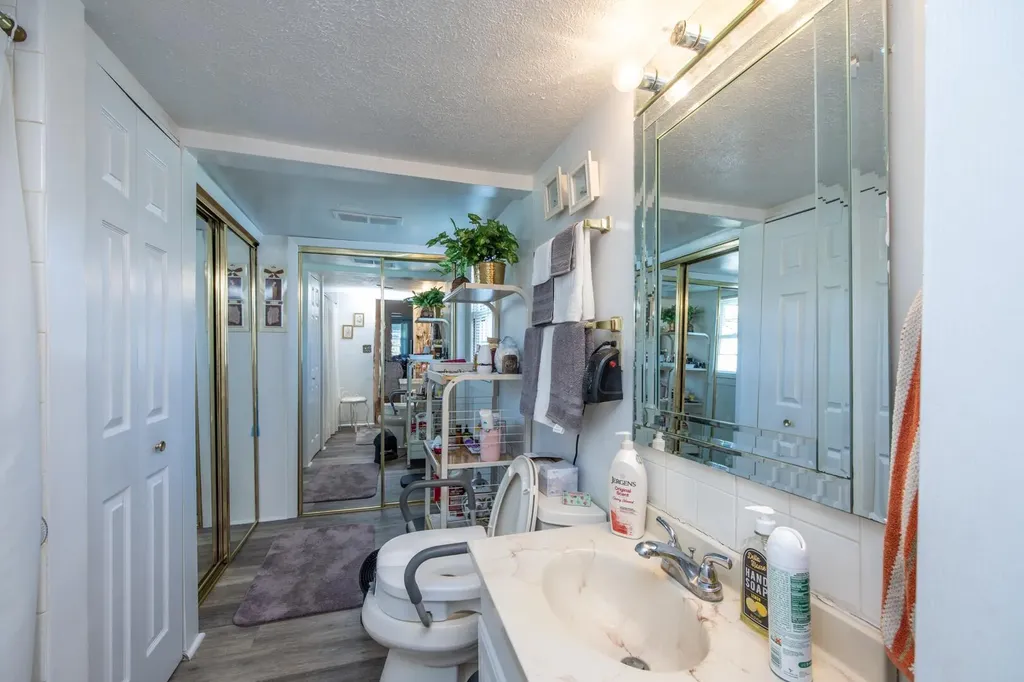 1210 Peacock Road Paris KY 40361