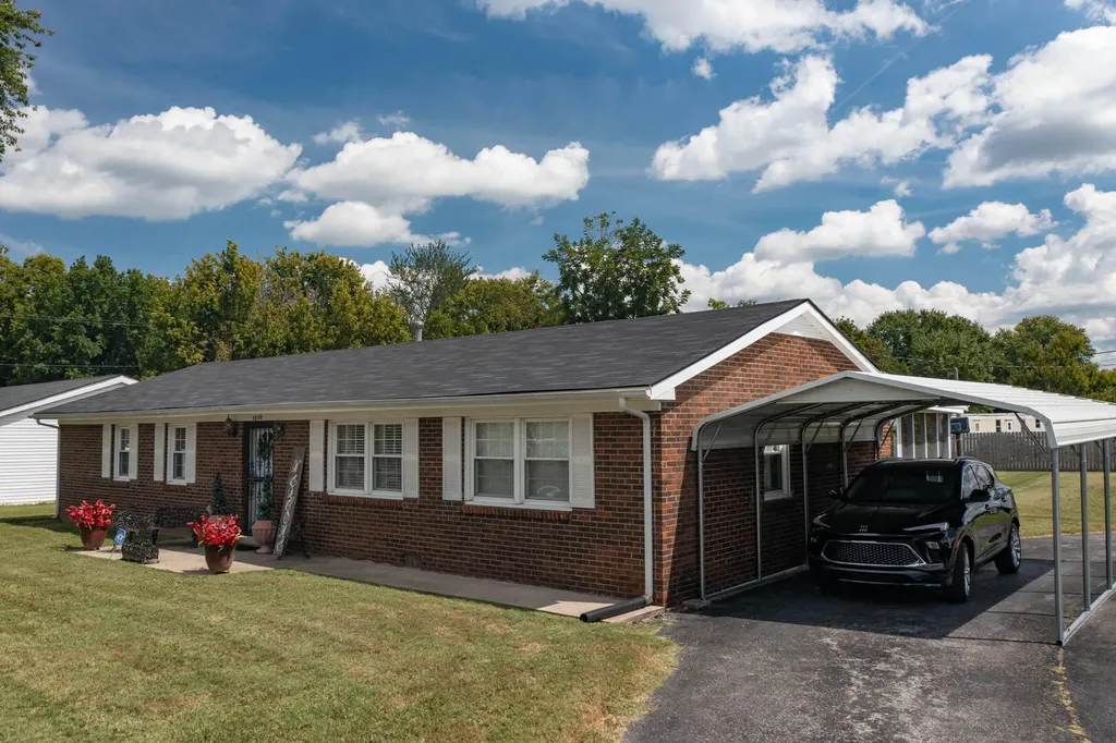1210 Peacock Road Paris KY 40361