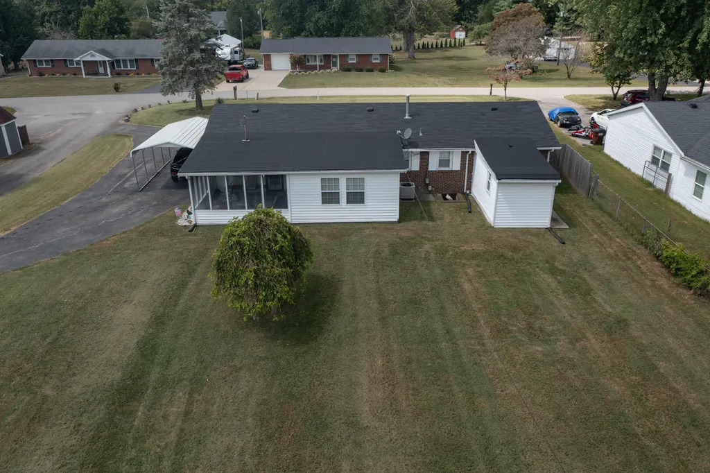 1210 Peacock Road Paris KY 40361
