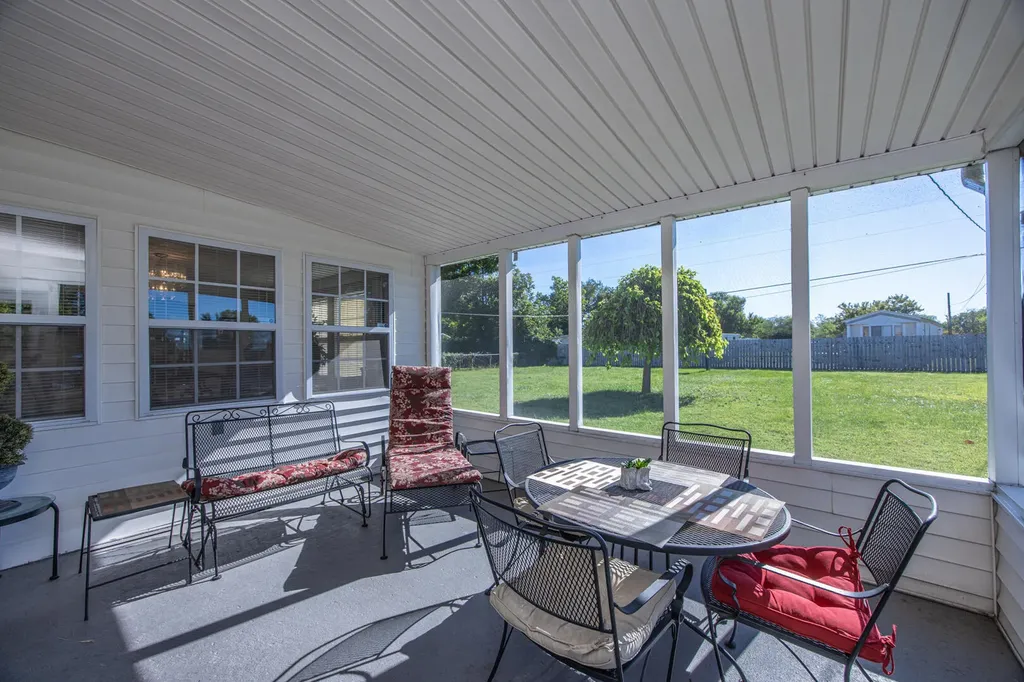 1210 Peacock Road Paris KY 40361