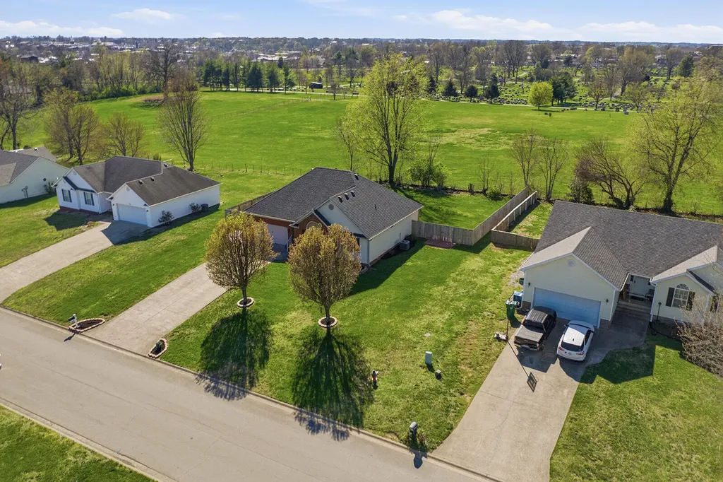 440 Bellaire Drive Harrodsburg KY 40330