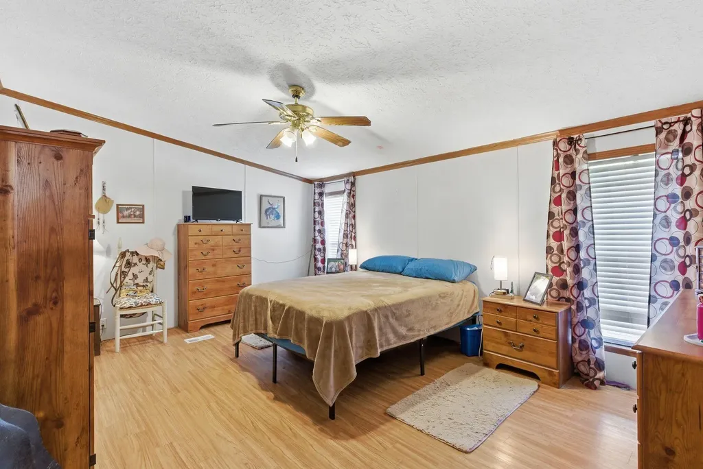 1085 Woodlake Road Stamping Ground KY 40379