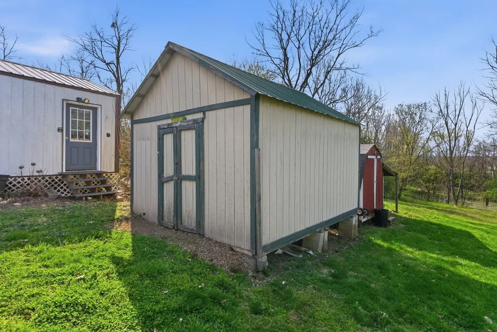 1085 Woodlake Road Stamping Ground KY 40379