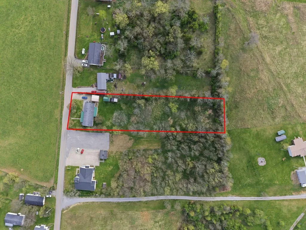 1085 Woodlake Road Stamping Ground KY 40379