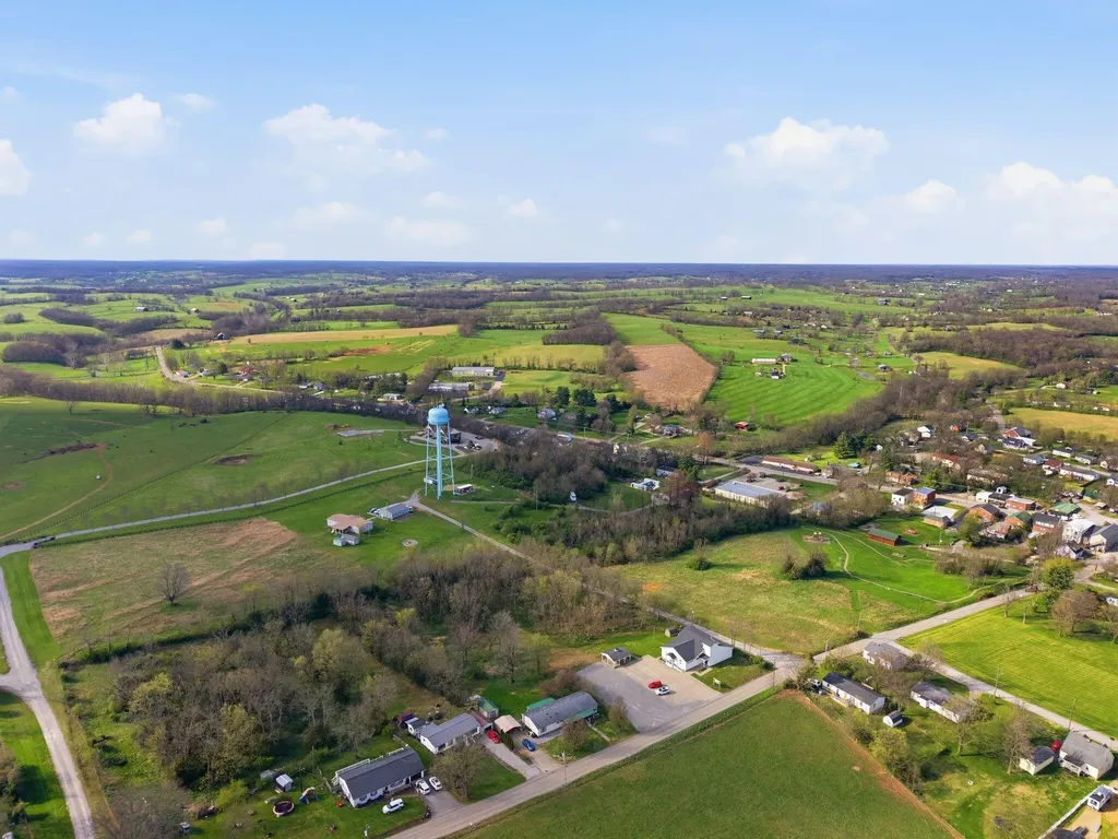 1085 Woodlake Road Stamping Ground KY 40379