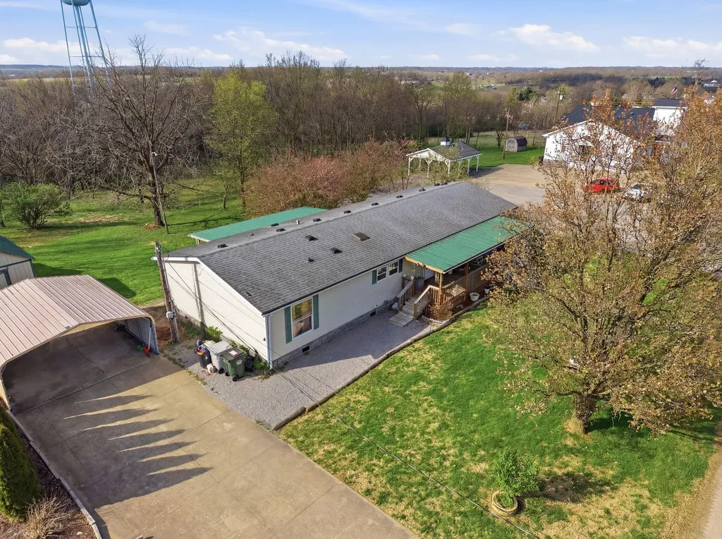 1085 Woodlake Road Stamping Ground KY 40379