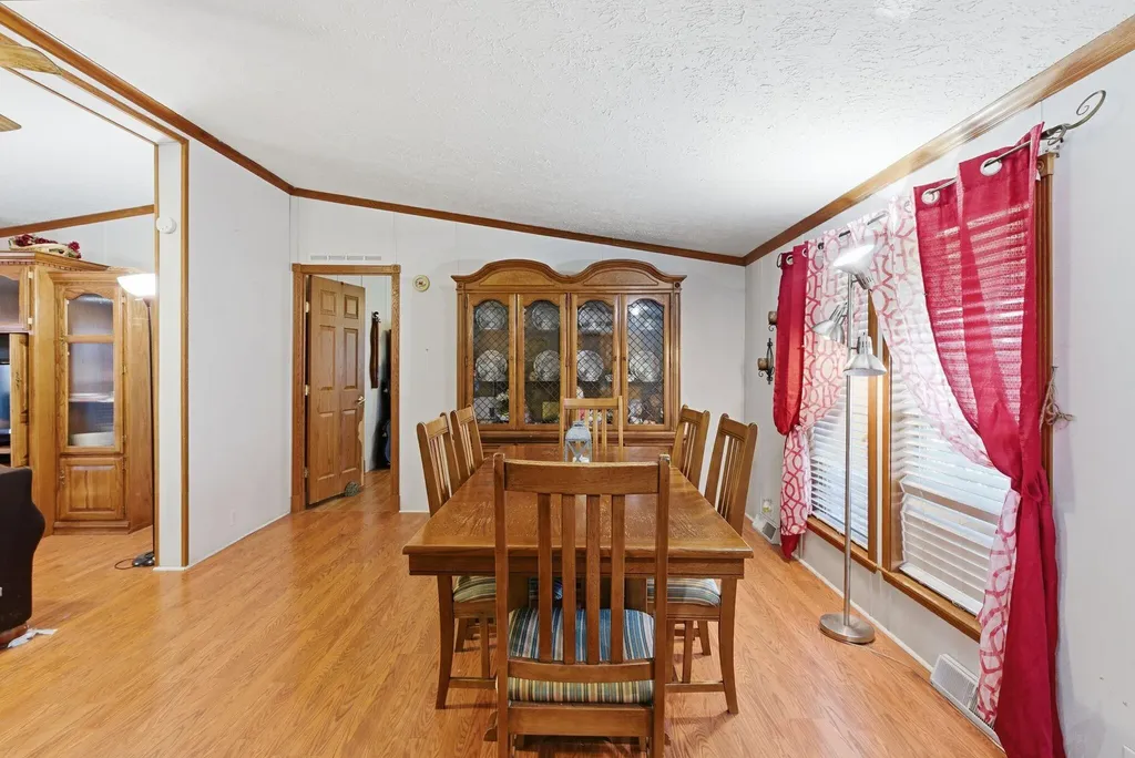 1085 Woodlake Road Stamping Ground KY 40379