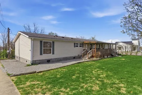 1085 Woodlake Road Stamping Ground KY 40379