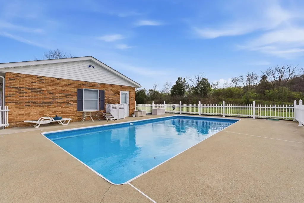 475 Eagle Springs Road Sadieville KY 40370