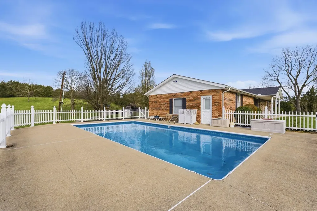 475 Eagle Springs Road Sadieville KY 40370