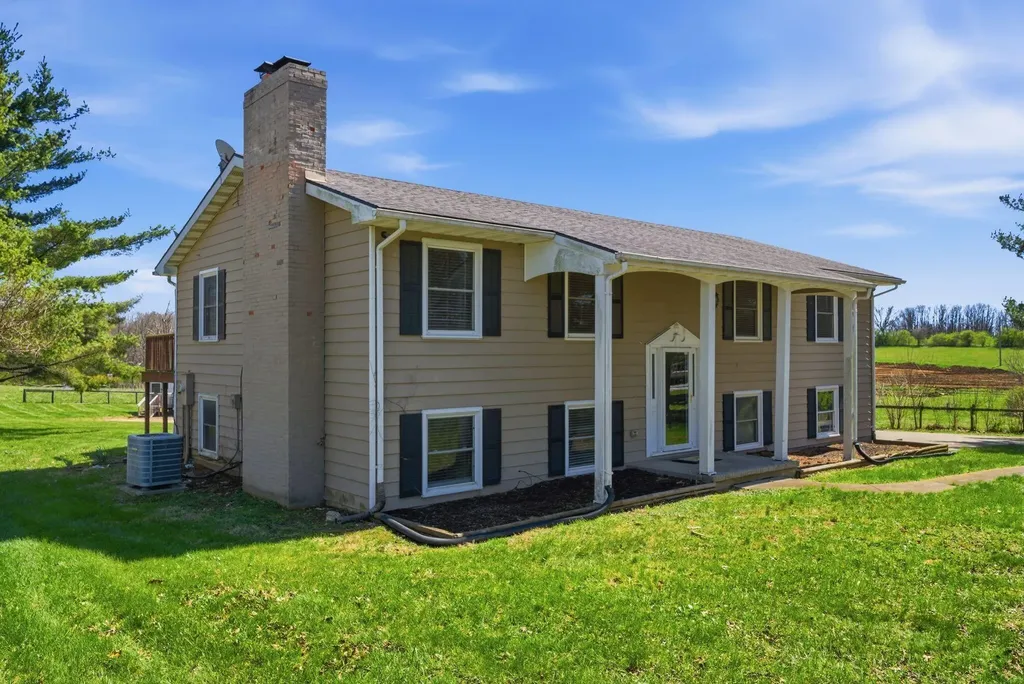 932 Hill Road Paris KY 40361