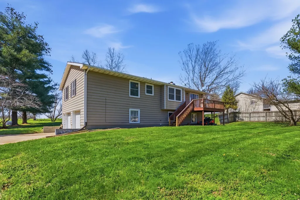 932 Hill Road Paris KY 40361