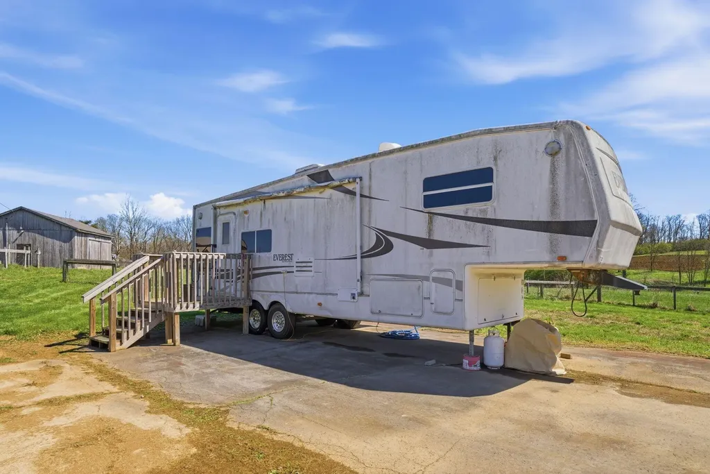 932 Hill Road Paris KY 40361