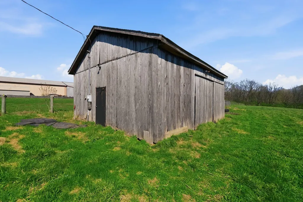 932 Hill Road Paris KY 40361