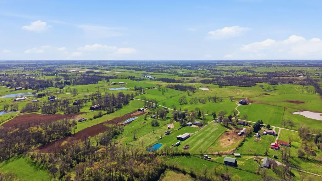 932 Hill Road Paris KY 40361