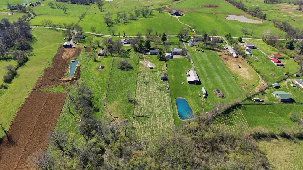 932 Hill Road Paris KY 40361