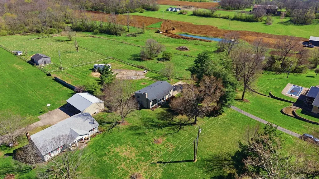 932 Hill Road Paris KY 40361