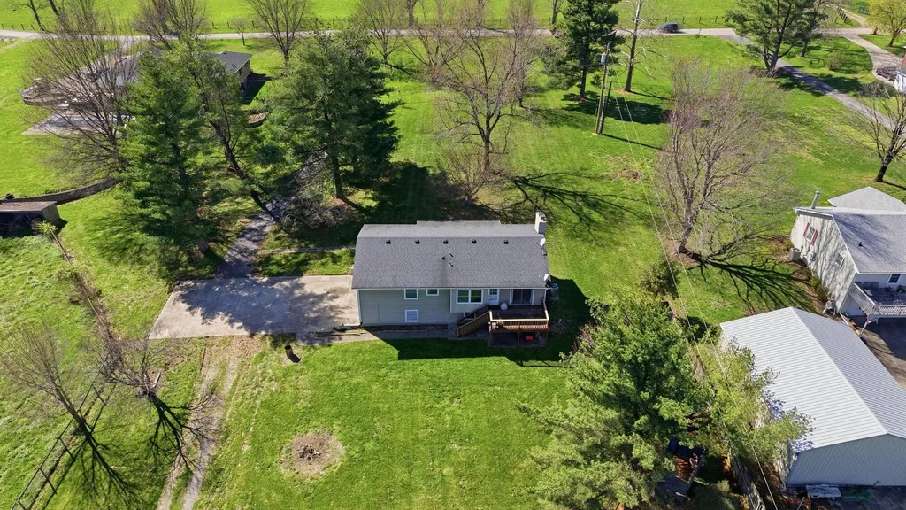 932 Hill Road Paris KY 40361