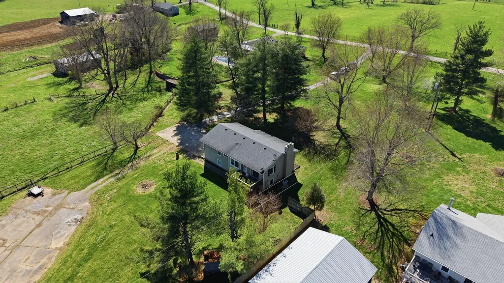932 Hill Road Paris KY 40361