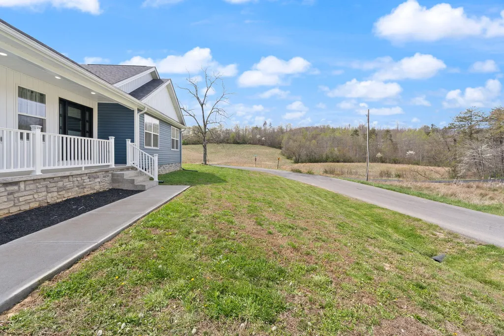 909 Pine Hill Brock Road London KY 40741