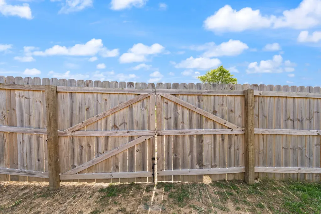 909 Pine Hill Brock Road London KY 40741