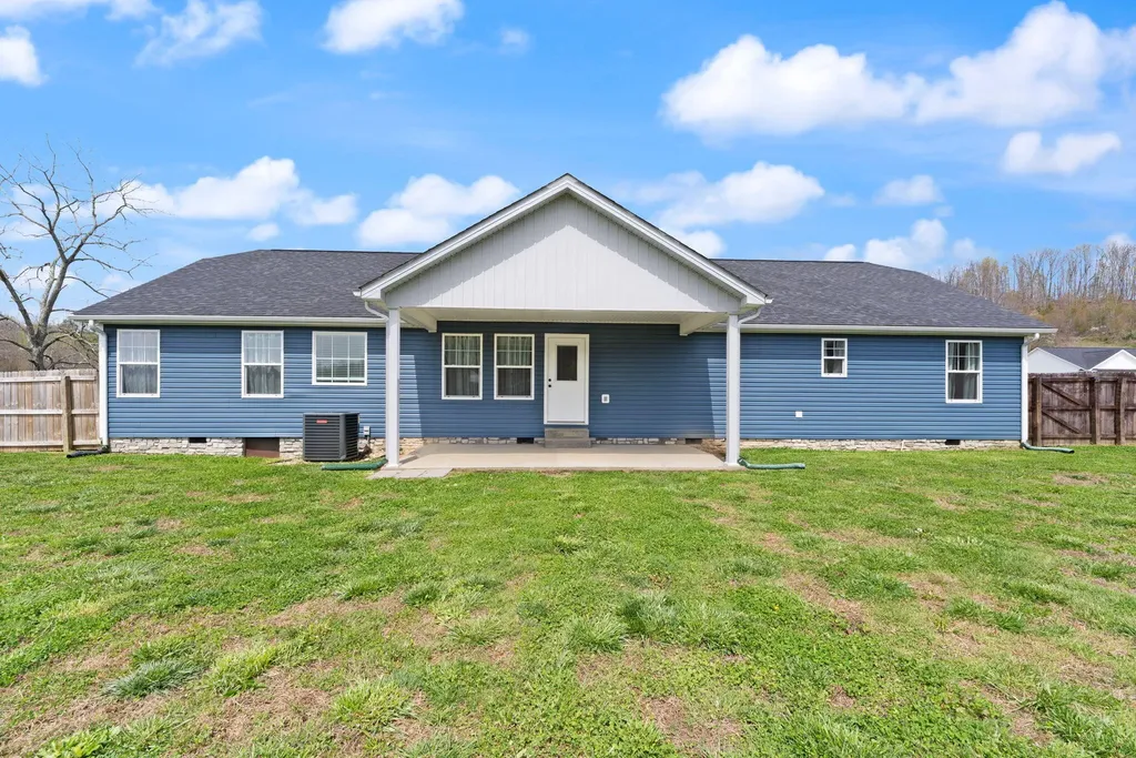 909 Pine Hill Brock Road London KY 40741