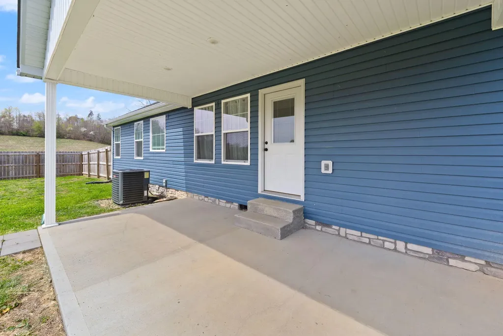 909 Pine Hill Brock Road London KY 40741