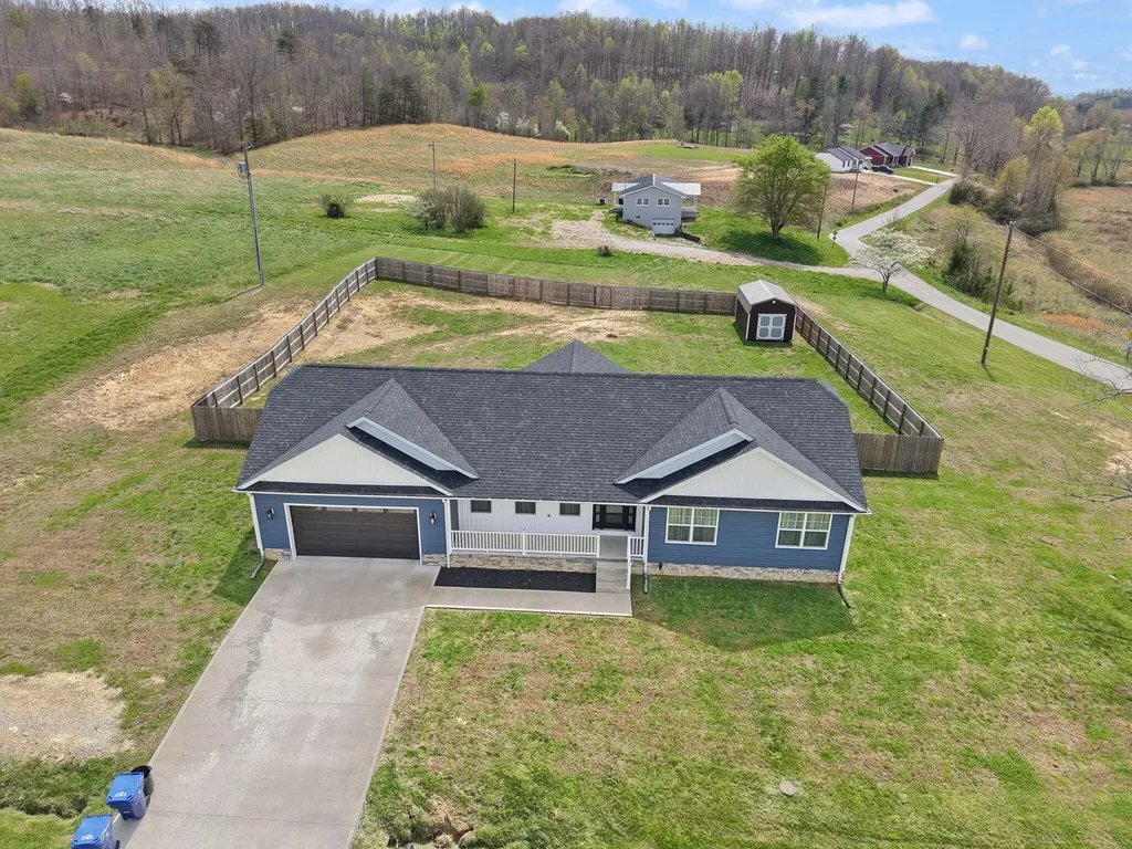 909 Pine Hill Brock Road London KY 40741