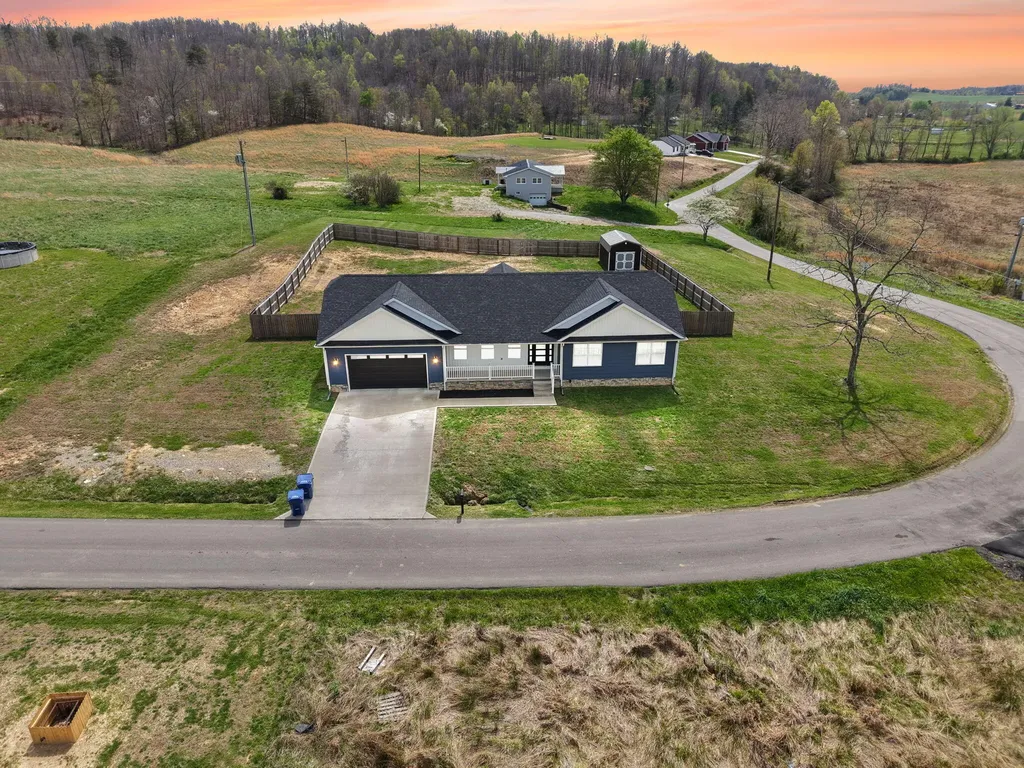 909 Pine Hill Brock Road London KY 40741