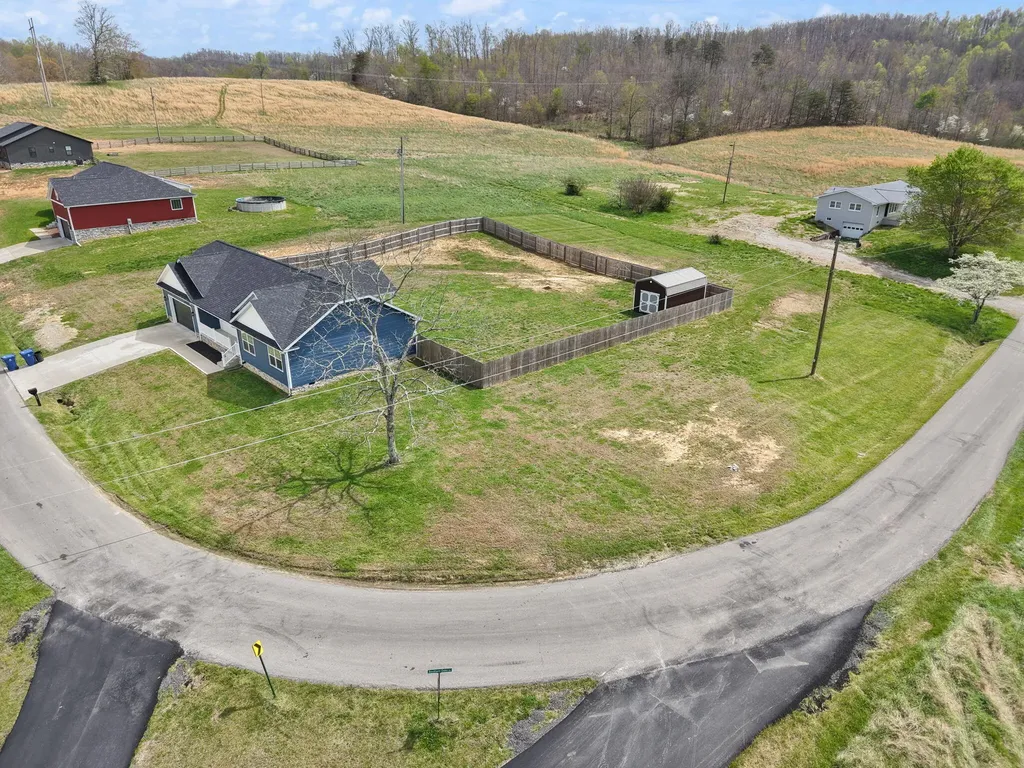 909 Pine Hill Brock Road London KY 40741