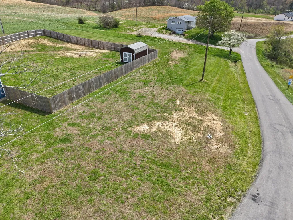 909 Pine Hill Brock Road London KY 40741