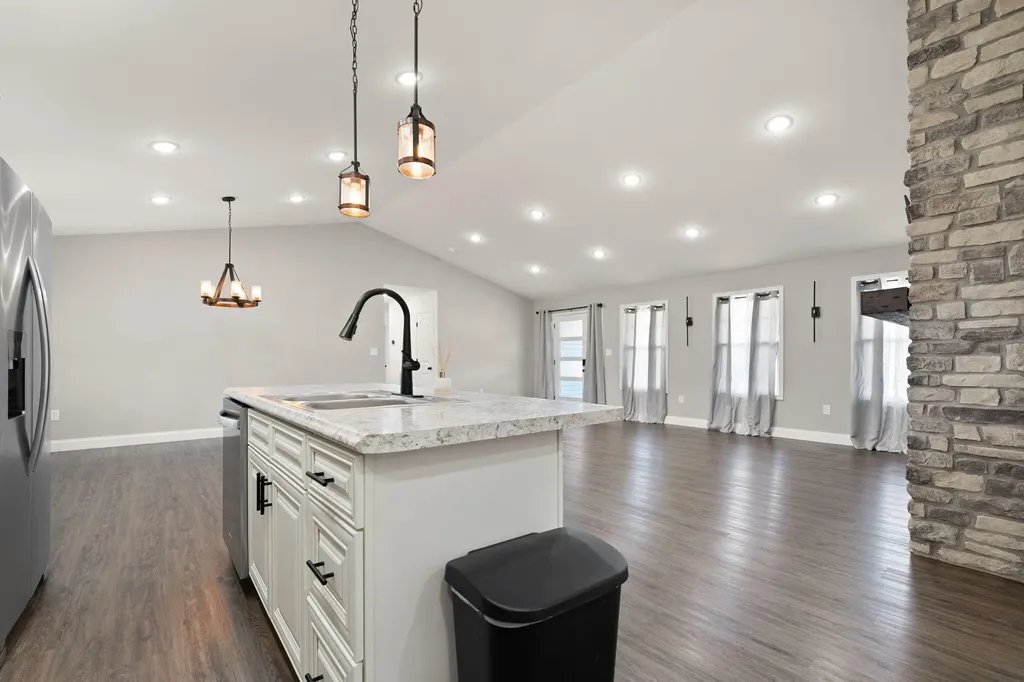 909 Pine Hill Brock Road London KY 40741