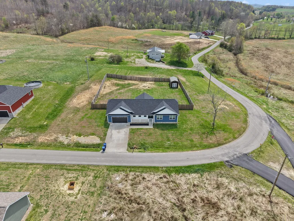 909 Pine Hill Brock Road London KY 40741