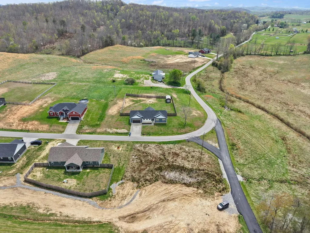 909 Pine Hill Brock Road London KY 40741
