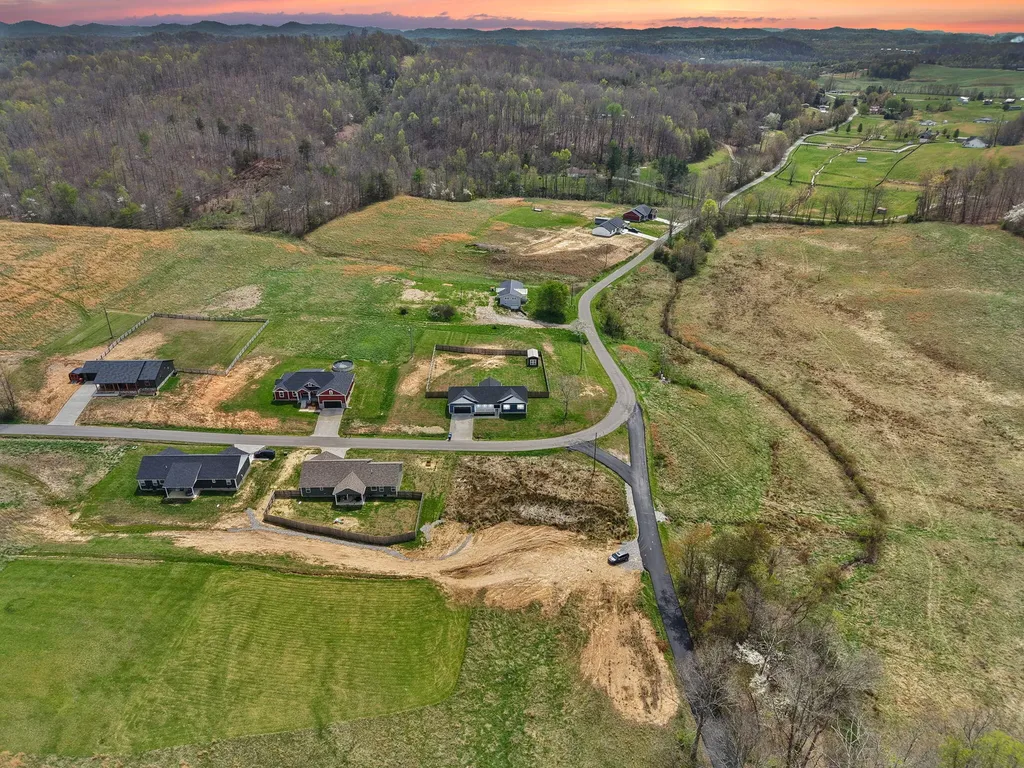 909 Pine Hill Brock Road London KY 40741