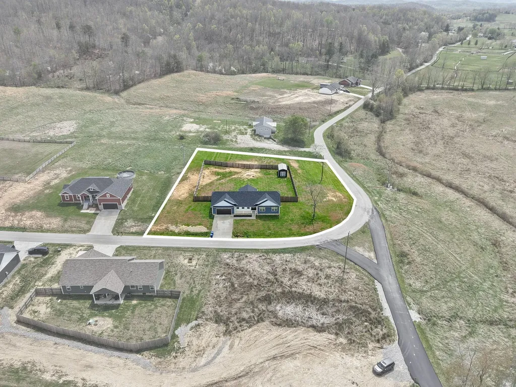 909 Pine Hill Brock Road London KY 40741