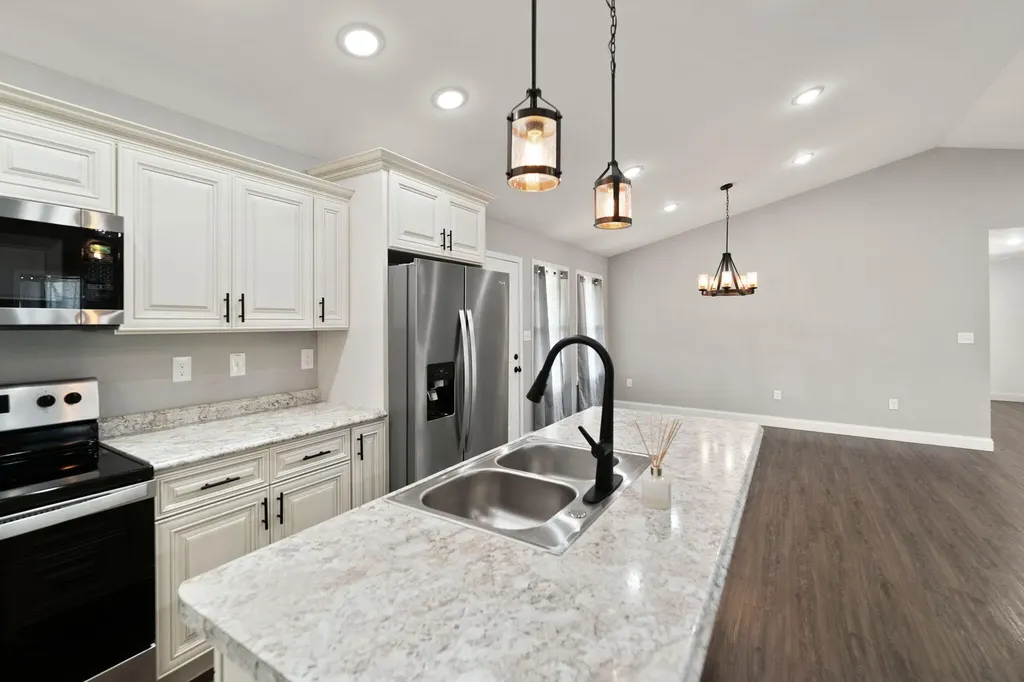 909 Pine Hill Brock Road London KY 40741