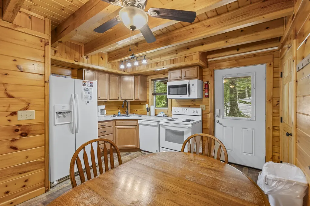 480 Village Drive Campton KY 41301